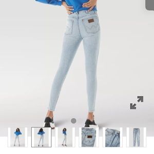 NWT Wrangler Wriggler 612 Jeans